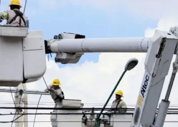 ​Senado aprueba reforma que permite a funcionarios de CFE, Pemex y SAT portar armas​