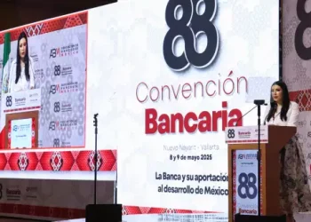 Gobierno y banca cierran filas ante retos económicos: más crédito para PYMES