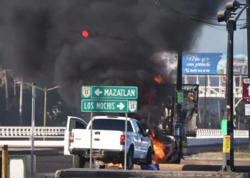 Violencia en Sinaloa: Enfrentamientos y Operativos Dejan Decenas de Muertos y Desplazados