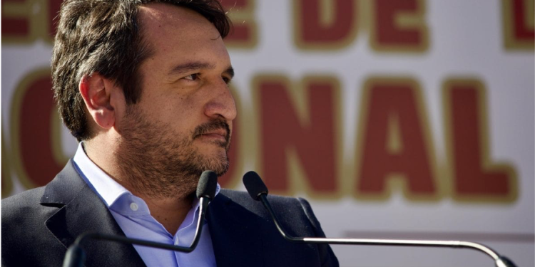 Polémica por el apodo “Andy”: López Beltrán pide respeto y Alito Moreno lo llama “junior sin calle”