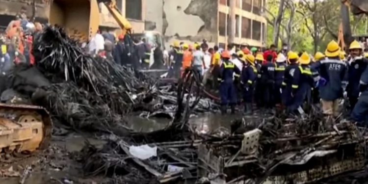 Tragedia aérea en India: el milagro del único sobreviviente del vuelo AI-171